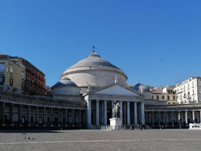 KAMPANIEN PIAZZA PLEBISCITO
